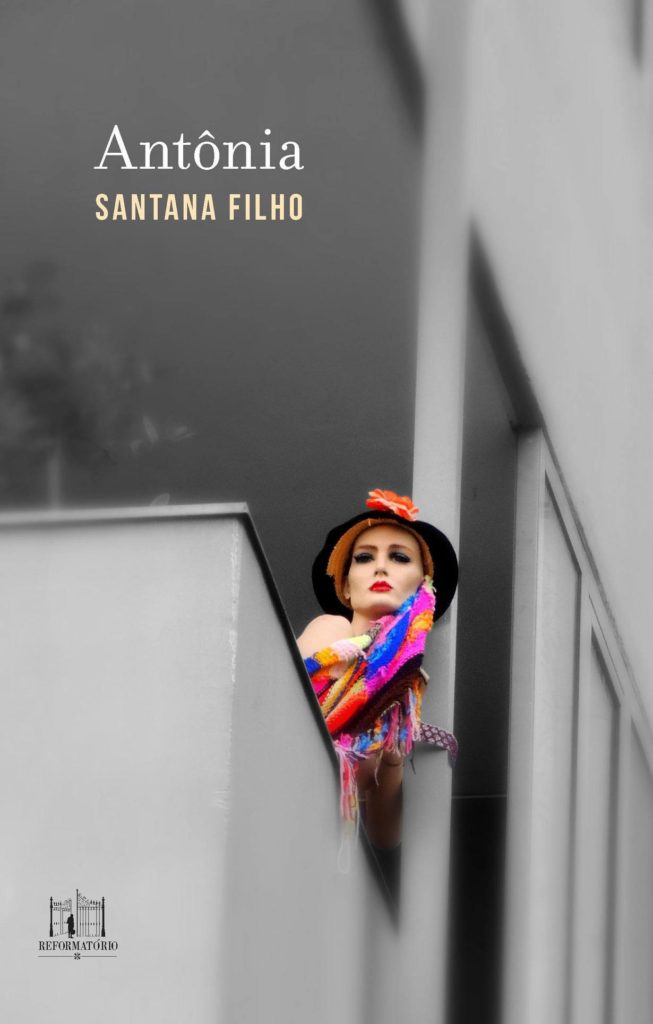 Antonia Santana Filho 653x1024 - Romance Antônia recita a vida como uma poética de encontro na escrita e na arte | por Fernando Andrade